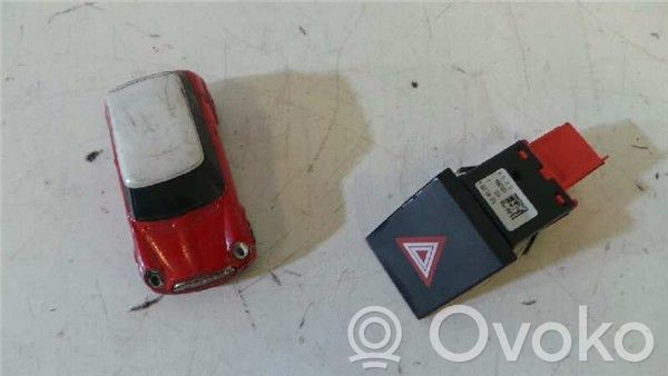 Skoda Fabia Mk2 (5J) Przycisk świateł awaryjnych 