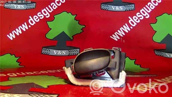 Peugeot 206 Front door interior handle 