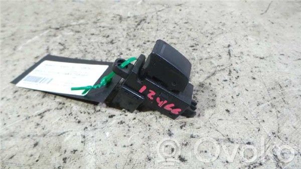 Nissan Primera Elektrisko logu slēdzis 
