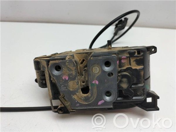 Renault Clio III Rear door lock 