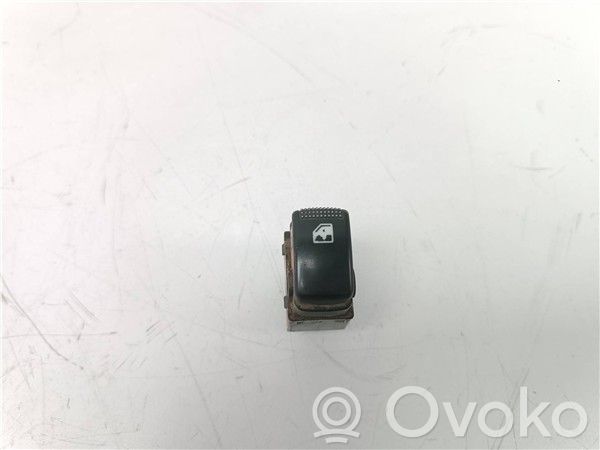 Electric window control switch   D4EA,20805