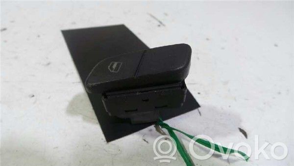 Volkswagen Polo Interruptor del elevalunas eléctrico 