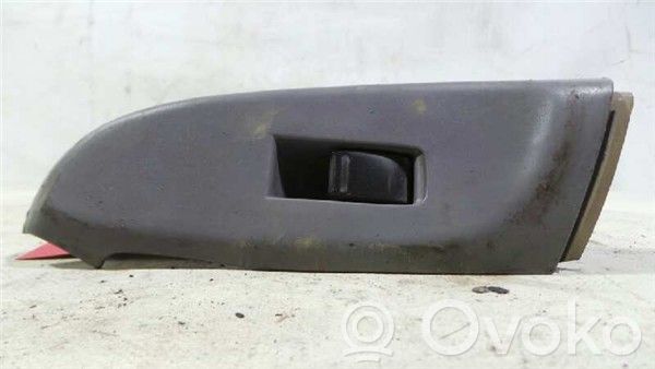 Nissan Almera N16 Elektrisko logu slēdzis 