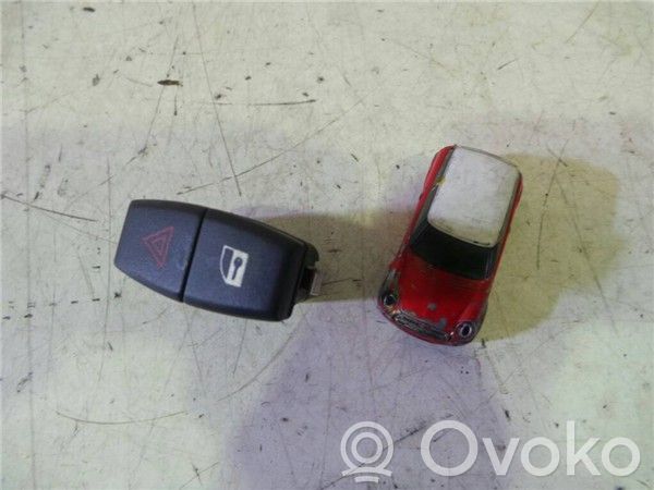 BMW 5 E60 E61 Avarinių žibintų jungtukas 
