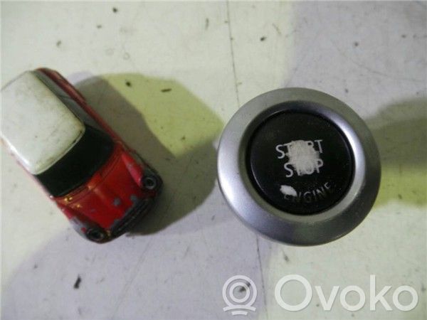 BMW 5 E60 E61 Užvedimo spynelė 