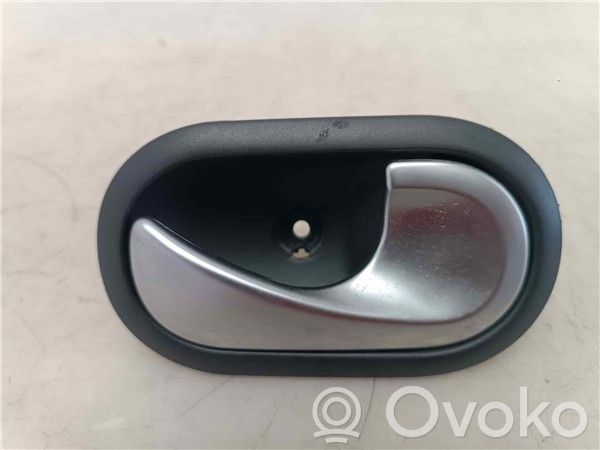 Renault Clio III Manecilla interna puerta trasera 