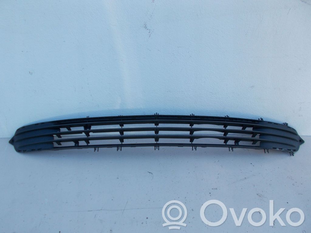 Opel Corsa C Kratka dolna zderzaka przedniego 