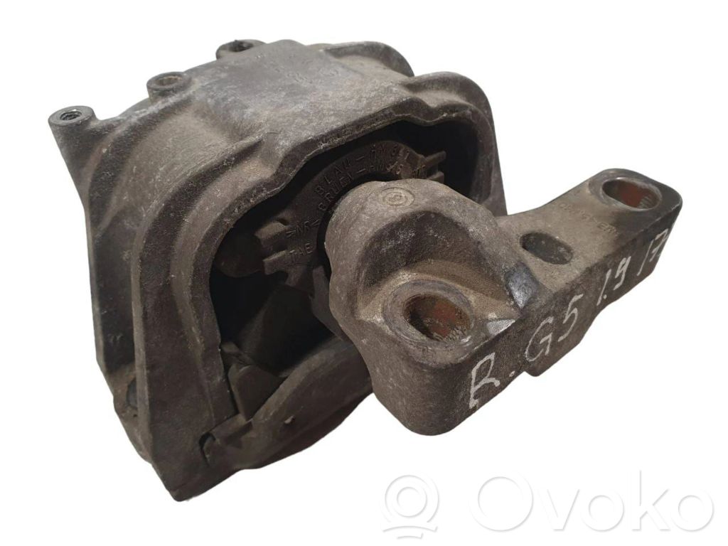 Volkswagen Golf V Engine mount bracket 