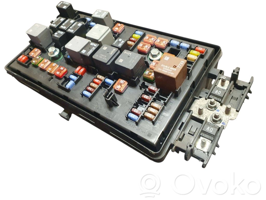 Opel Insignia A Fuse module 