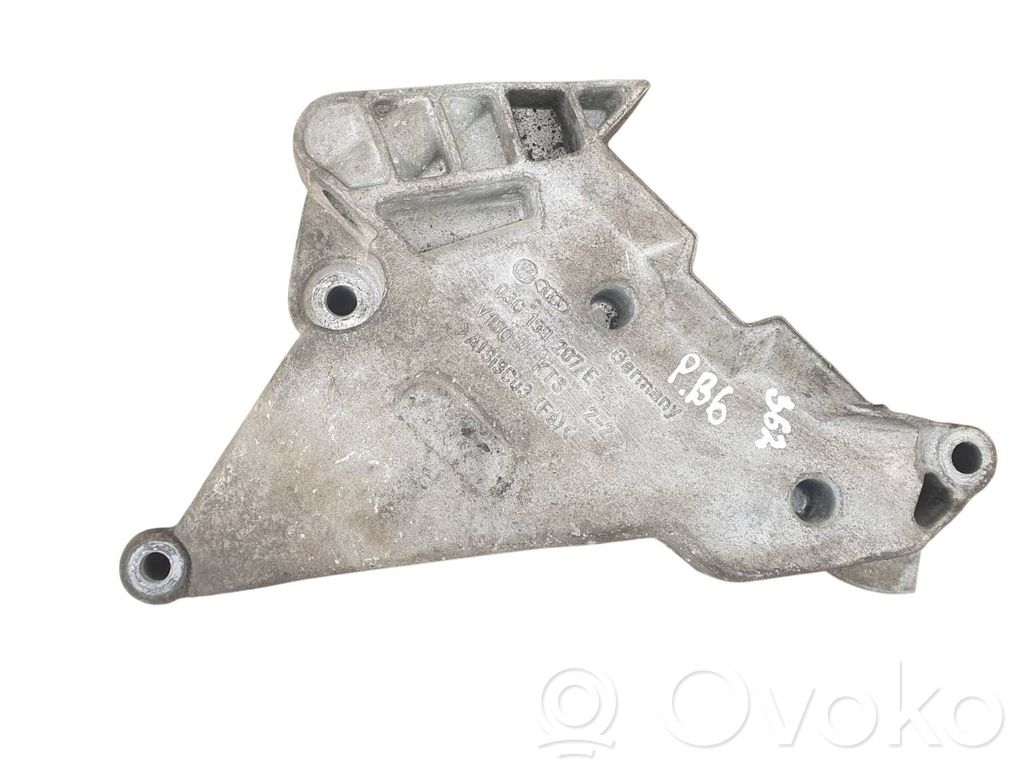 Volkswagen PASSAT B6 Engine mounting bracket 