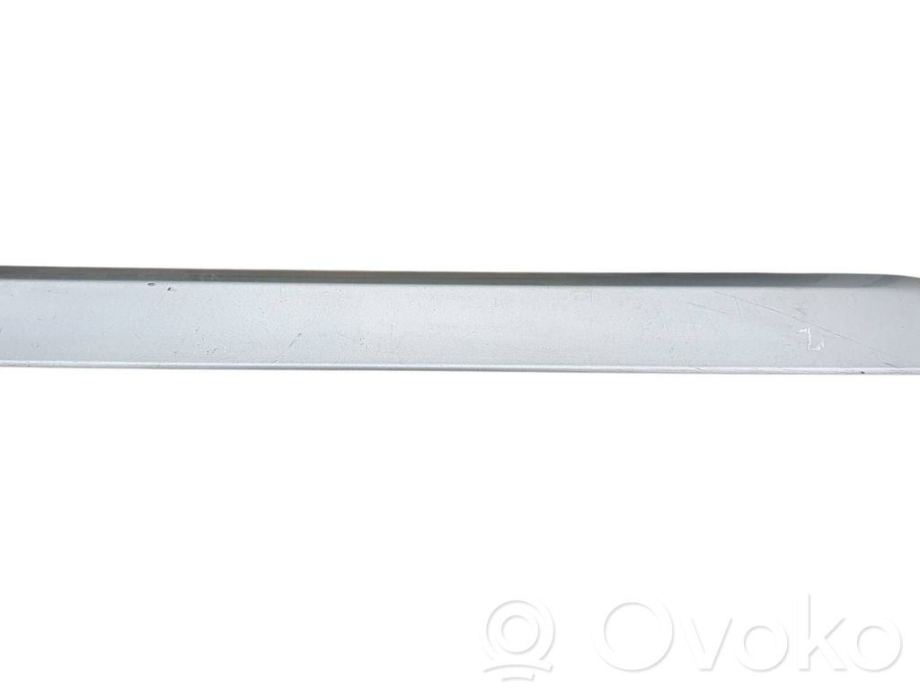Listwa drzwi tylnych   8E0853970E