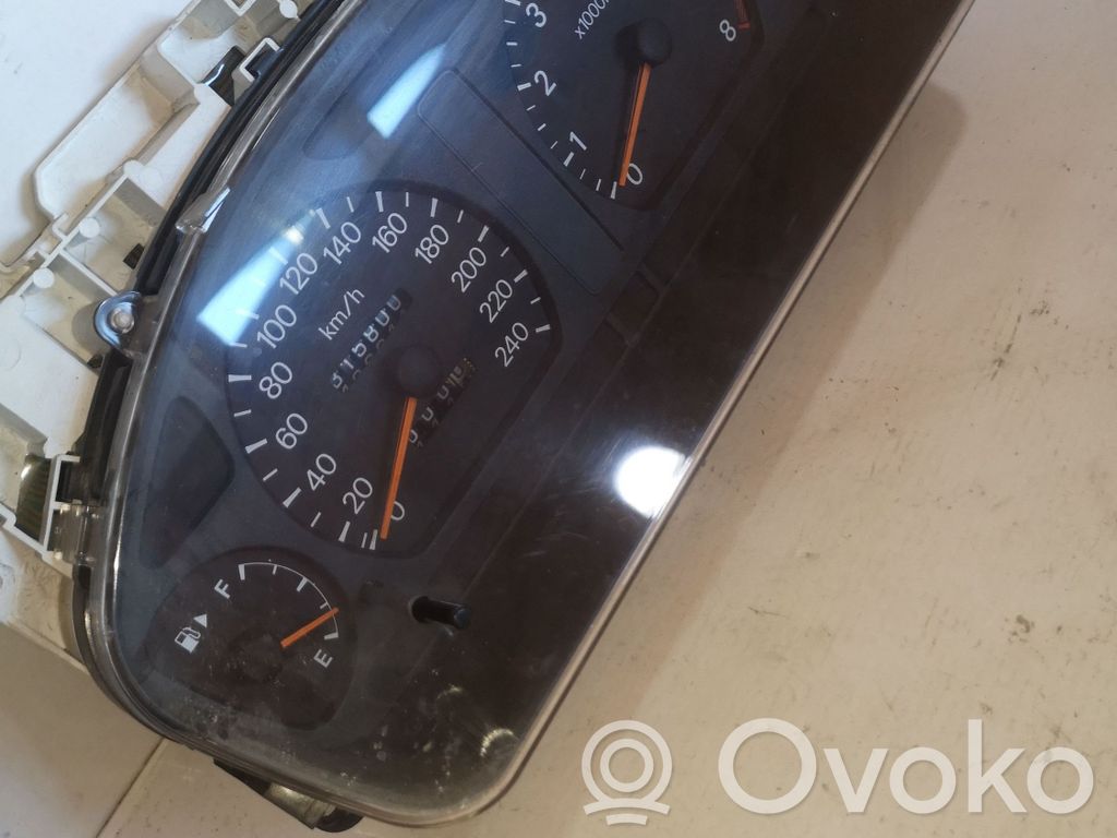 Mitsubishi Galant Speedometer (instrument cluster) 
