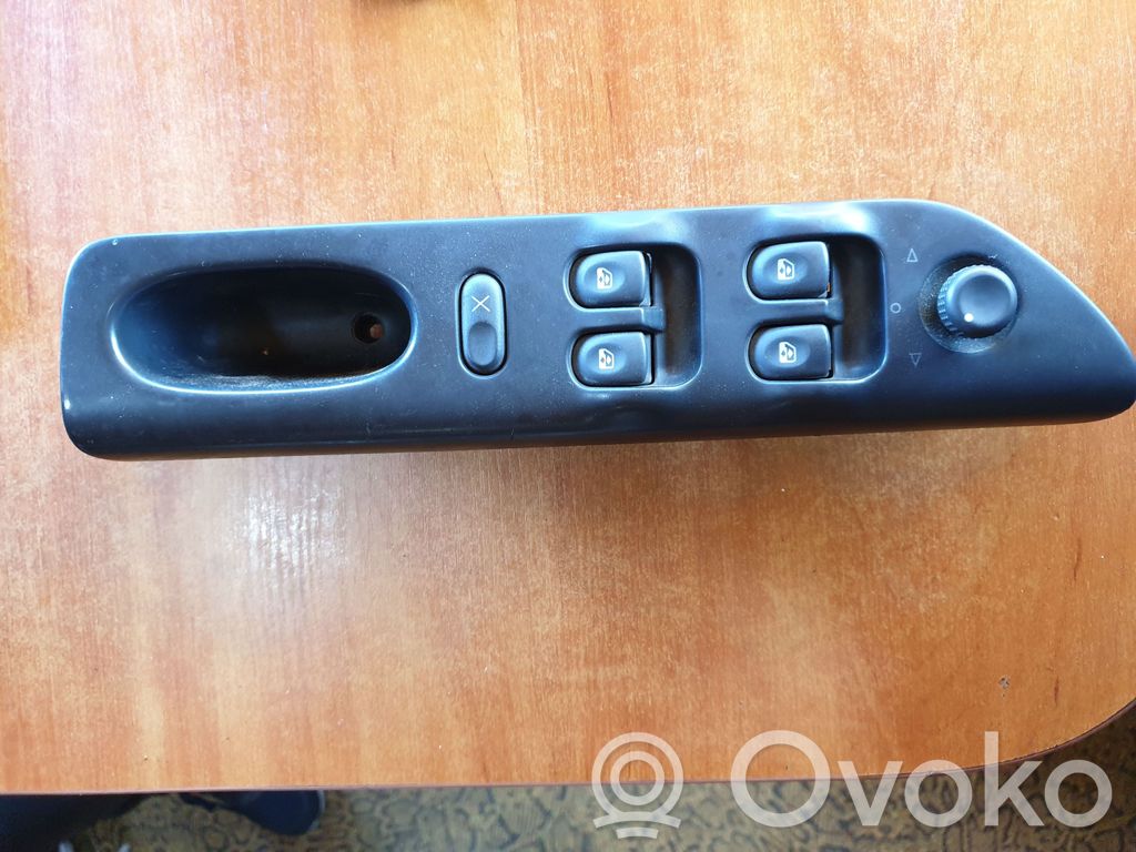 Renault Laguna I Electric window control switch 