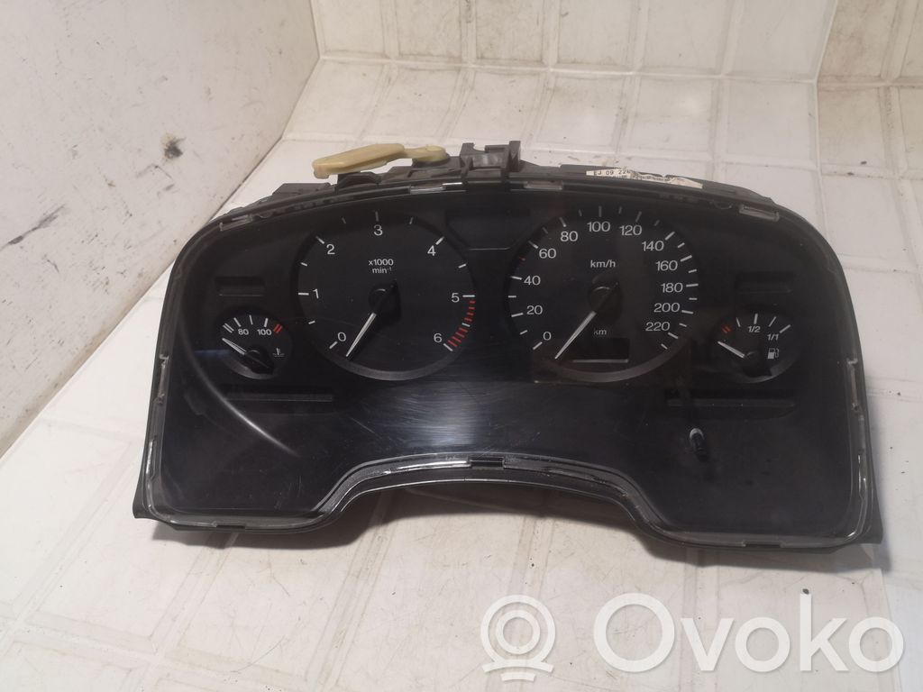 Opel Zafira A Speedometer (instrument cluster) 