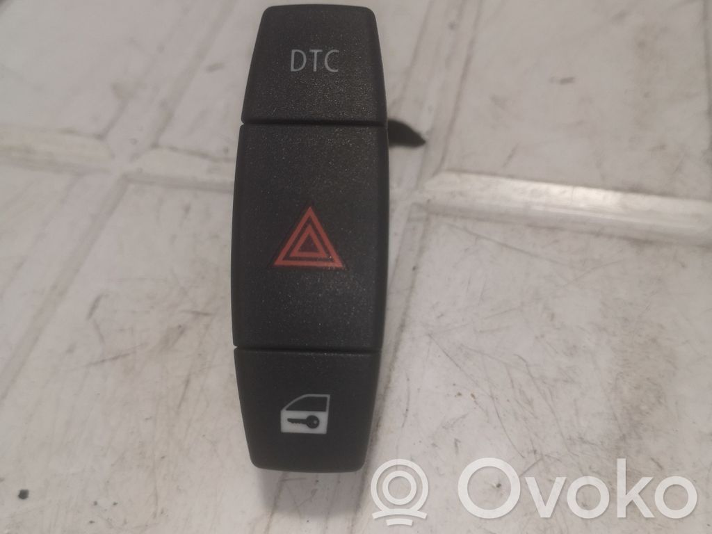 BMW 1 E81 E87 Avārijas lukturu slēdzis 