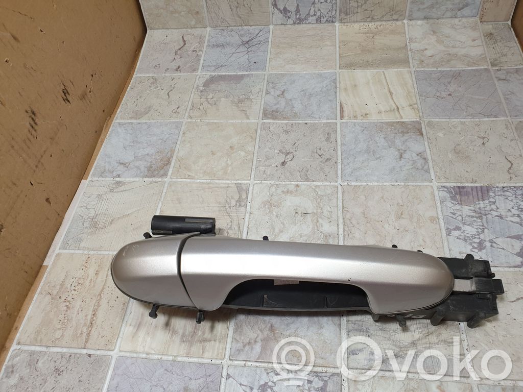 Manecilla externa puerta trasera   40264400,04894458AE