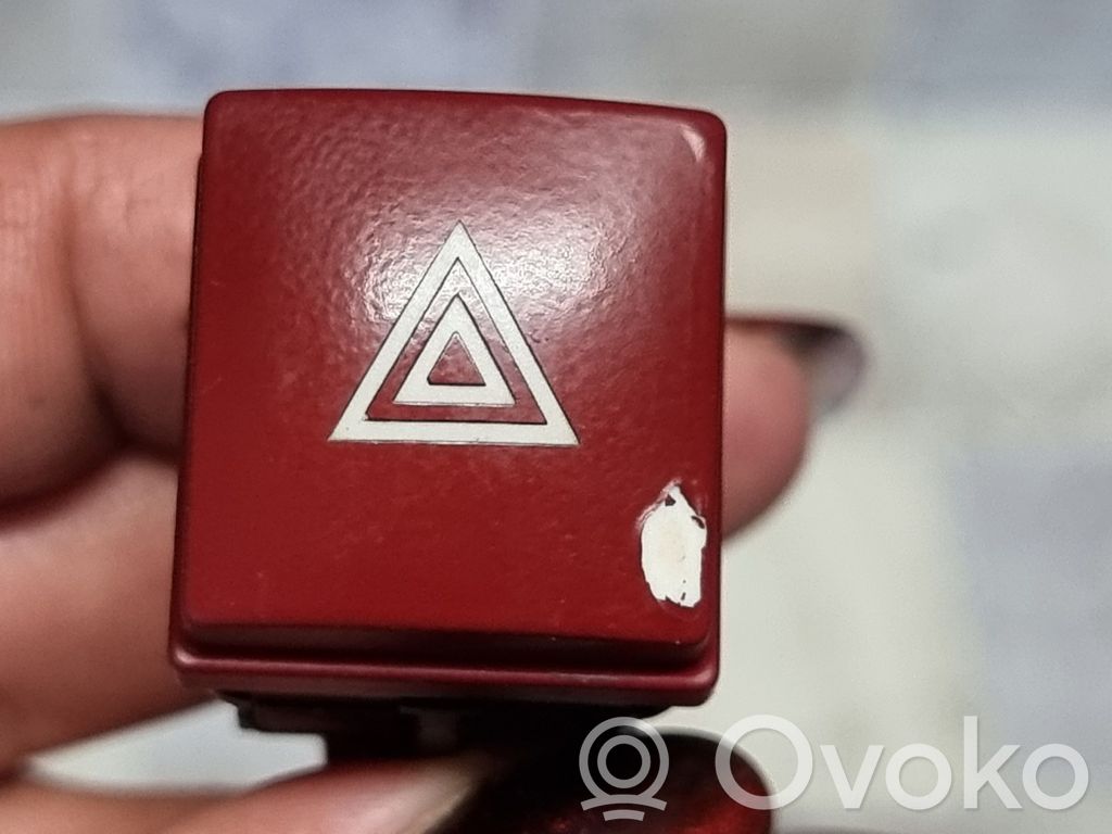 Peugeot 207 CC Hazard light switch 