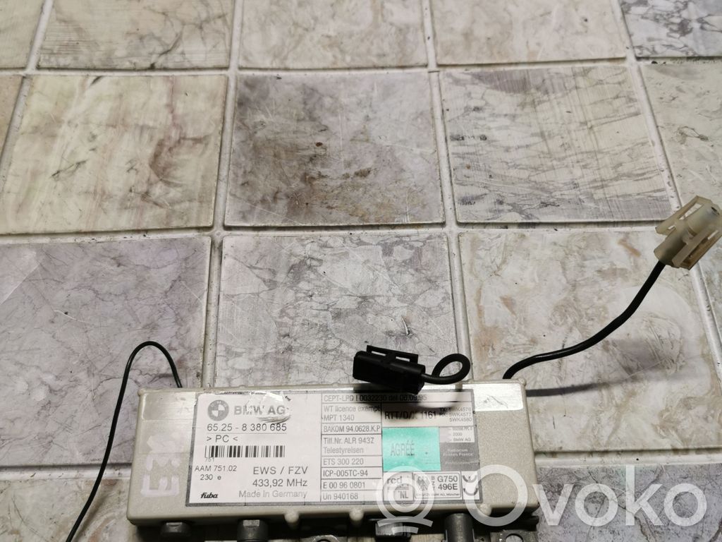 BMW 5 E39 Antenos stiprintuvas 