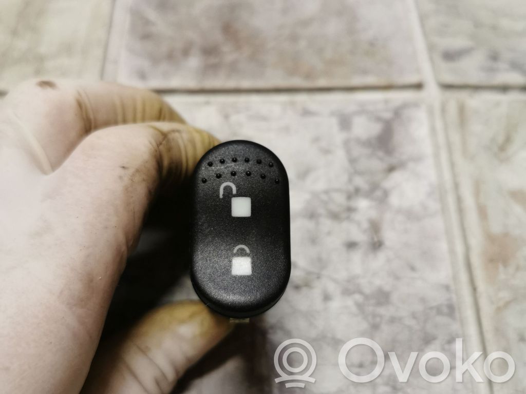 Ford Focus Central locking switch button 