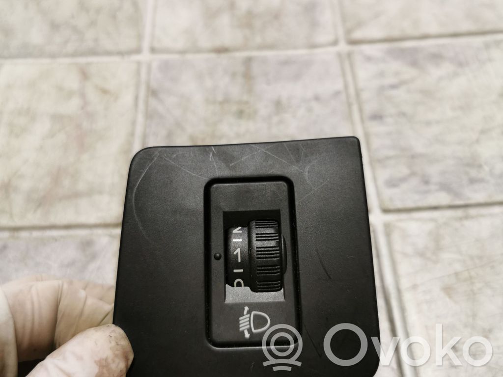 Peugeot 407 Interruptor de control de altura del faro delantero 