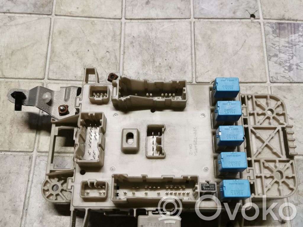 Toyota RAV 4 (XA20) Fuse module 