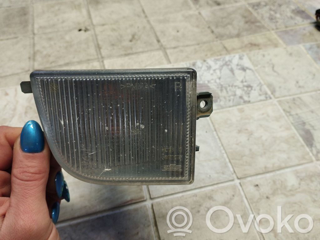 Volkswagen PASSAT B4 Front indicator light 