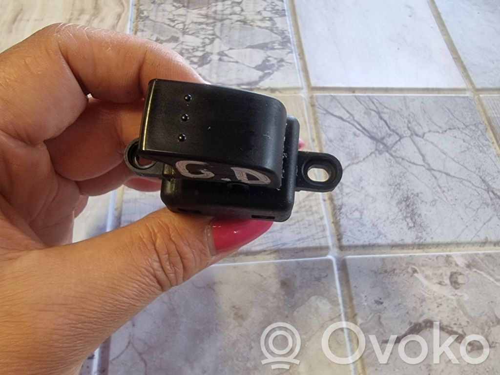 Mazda 3 I Electric window control switch 