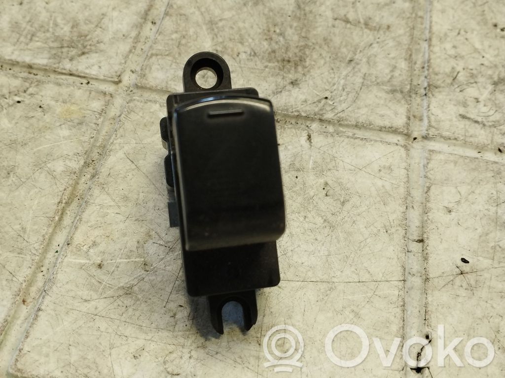 Nissan Note (E11) Electric window control switch 
