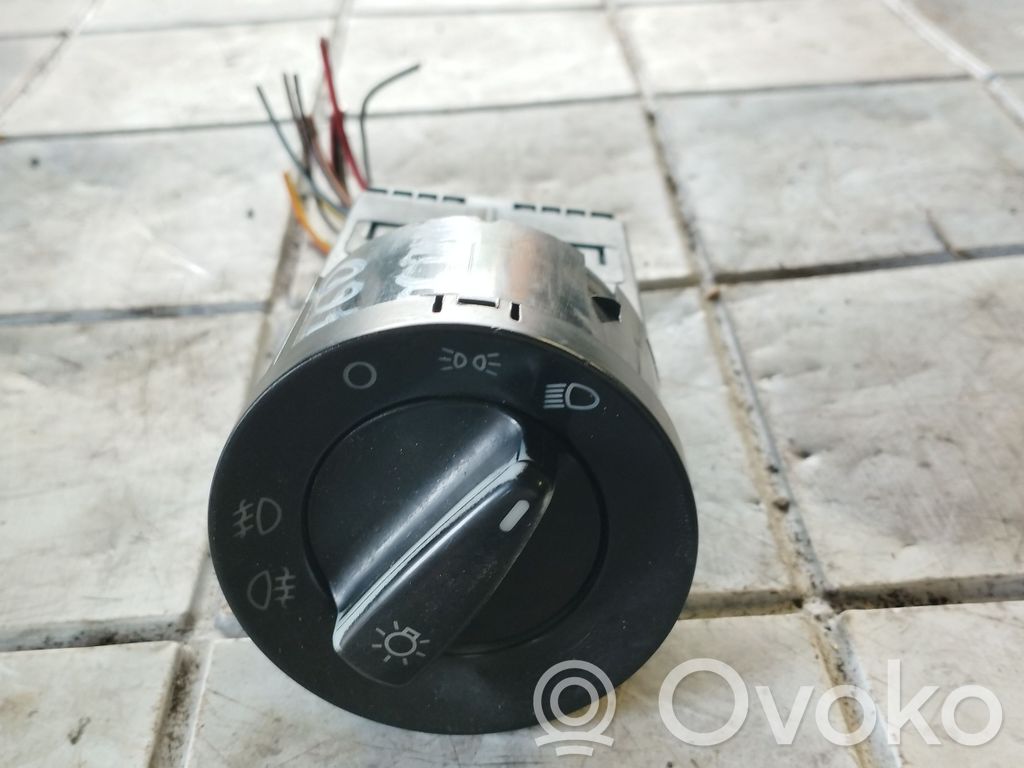 Skoda Octavia Mk1 (1U) Light switch 