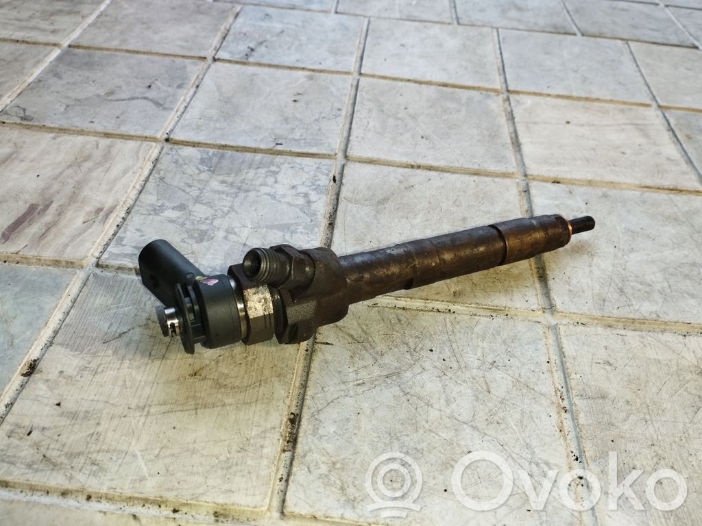 Inyector de combustible   0445110601,779844606