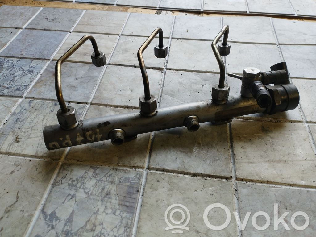 Audi A6 S6 C6 4F Listwa wtryskowa 