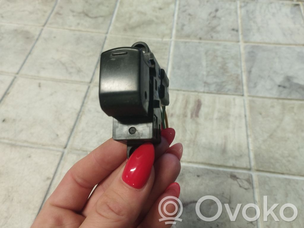 Nissan Note (E11) Electric window control switch 