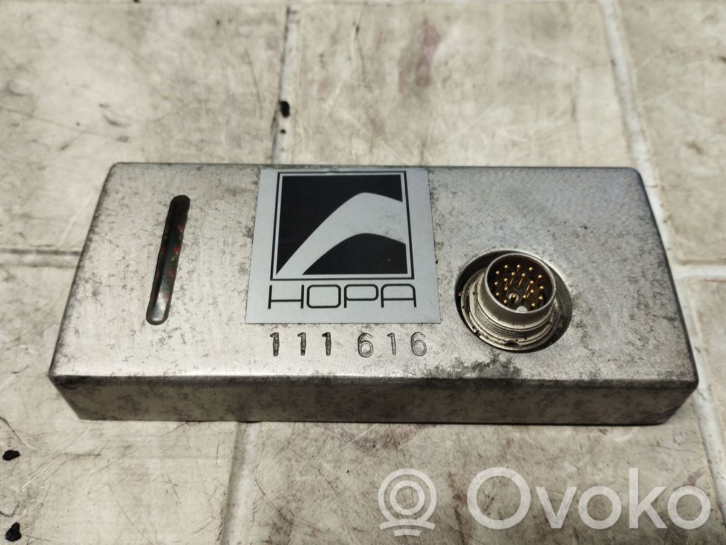 Volkswagen PASSAT B5 Aerial antenna amplifier 