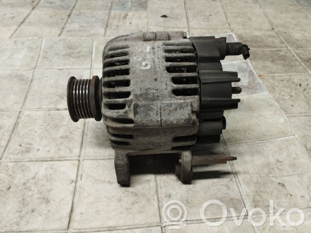 Volkswagen Golf V Генератор 