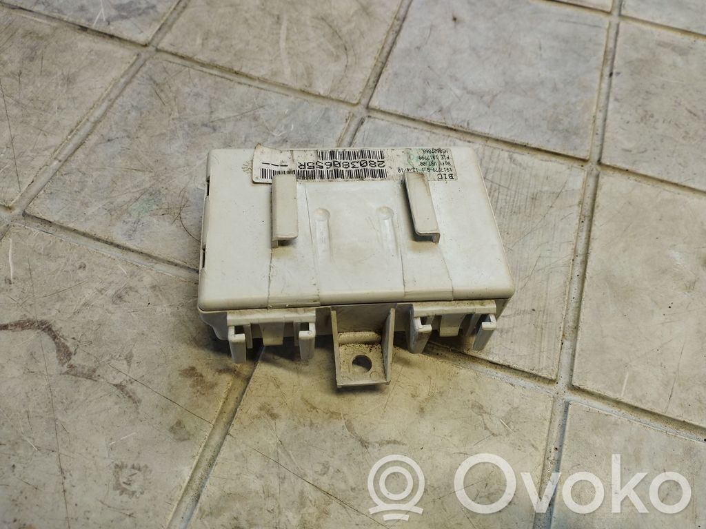 Renault Megane III GPS navigation control unit/module 