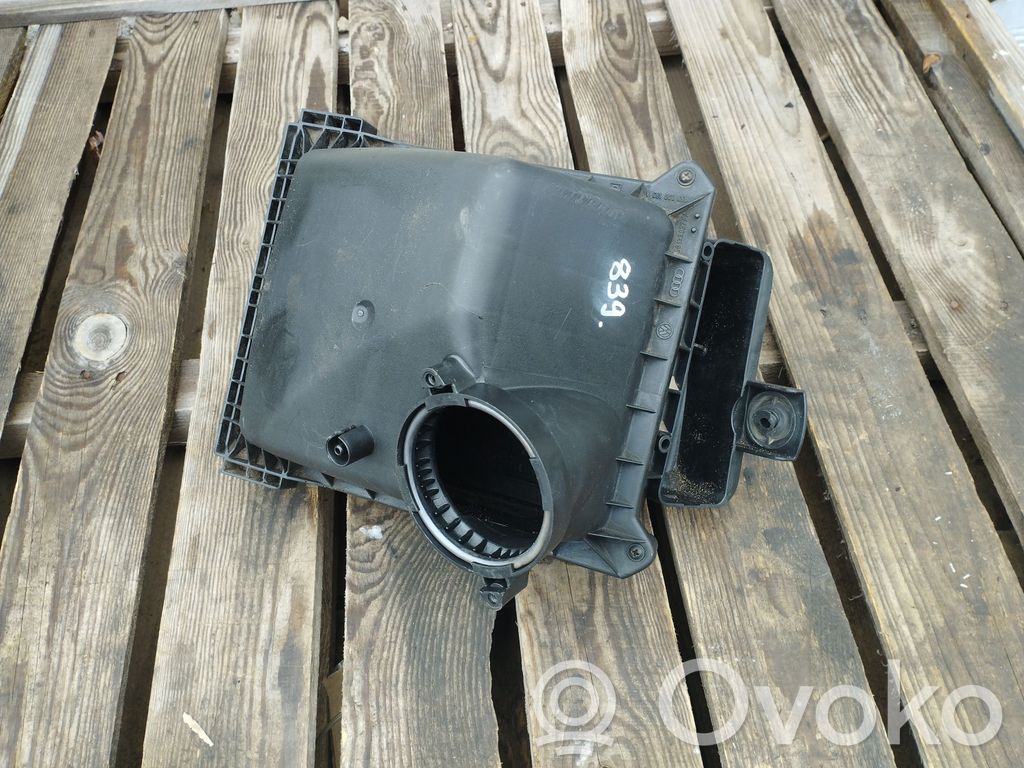 Audi A4 S4 B6 8E 8H Obudowa filtra powietrza 