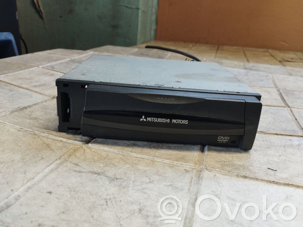 Mitsubishi Grandis Radio/CD/DVD/GPS head unit 