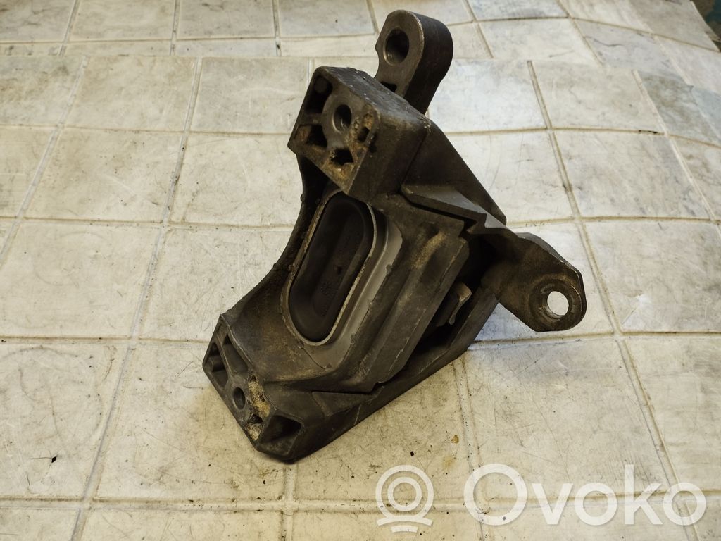Opel Vectra C Engine mount bracket 