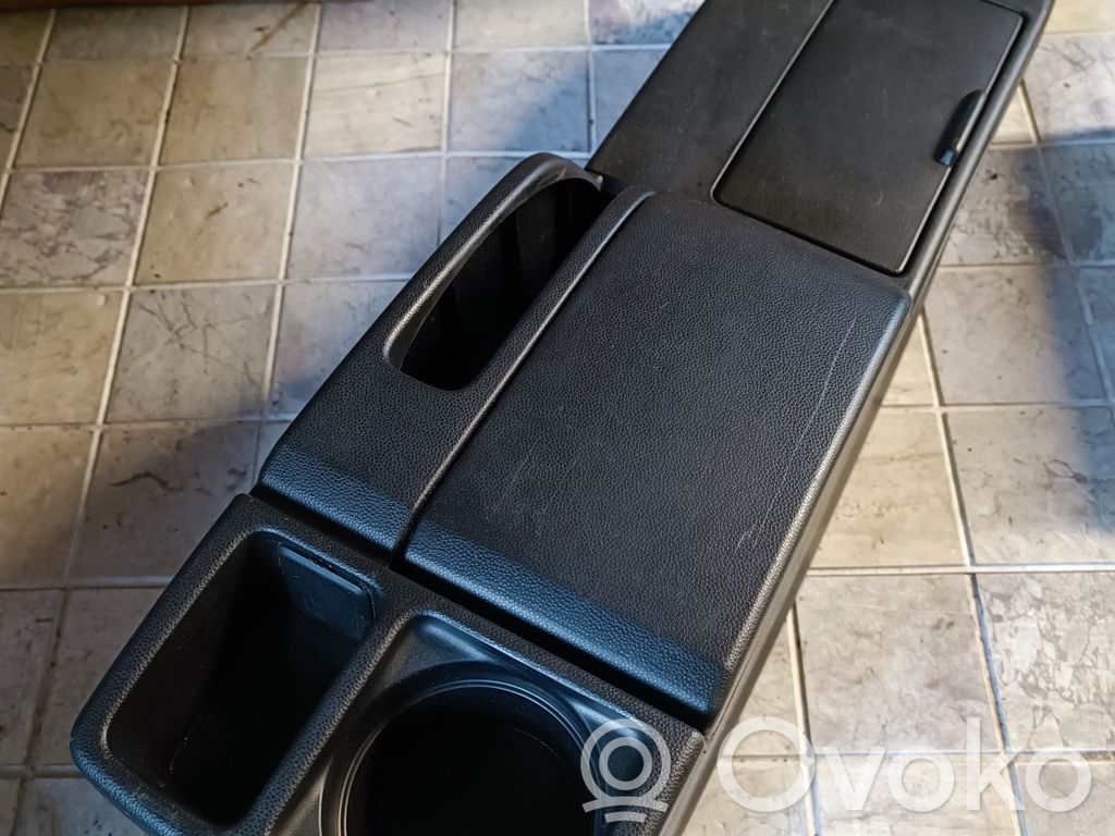 Mazda 5 Center console 