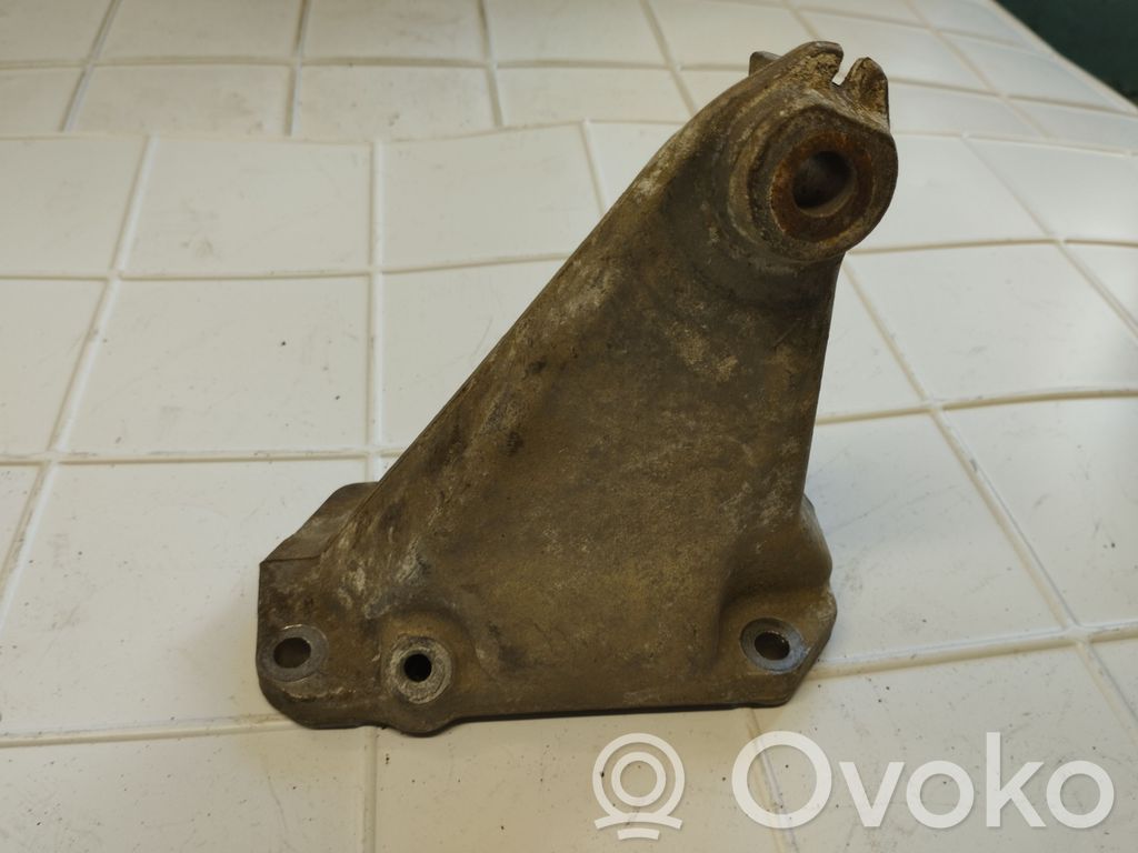 Engine mounting bracket   A1122232004