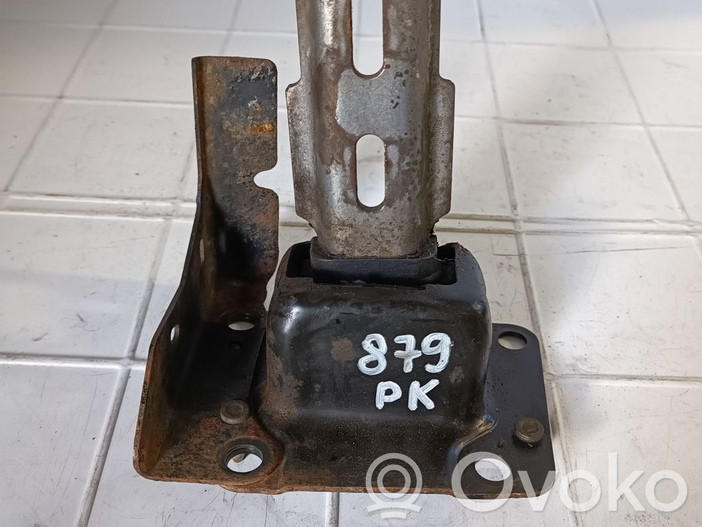 Citroen C2 Engine mount bracket 