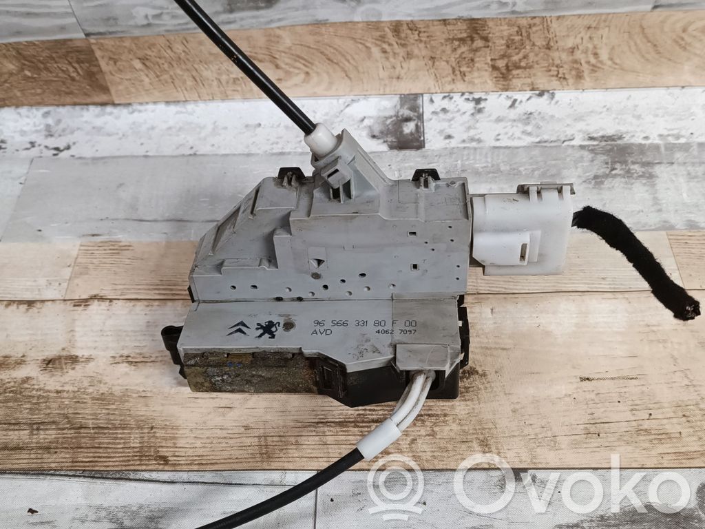 Peugeot 407 Front door lock 