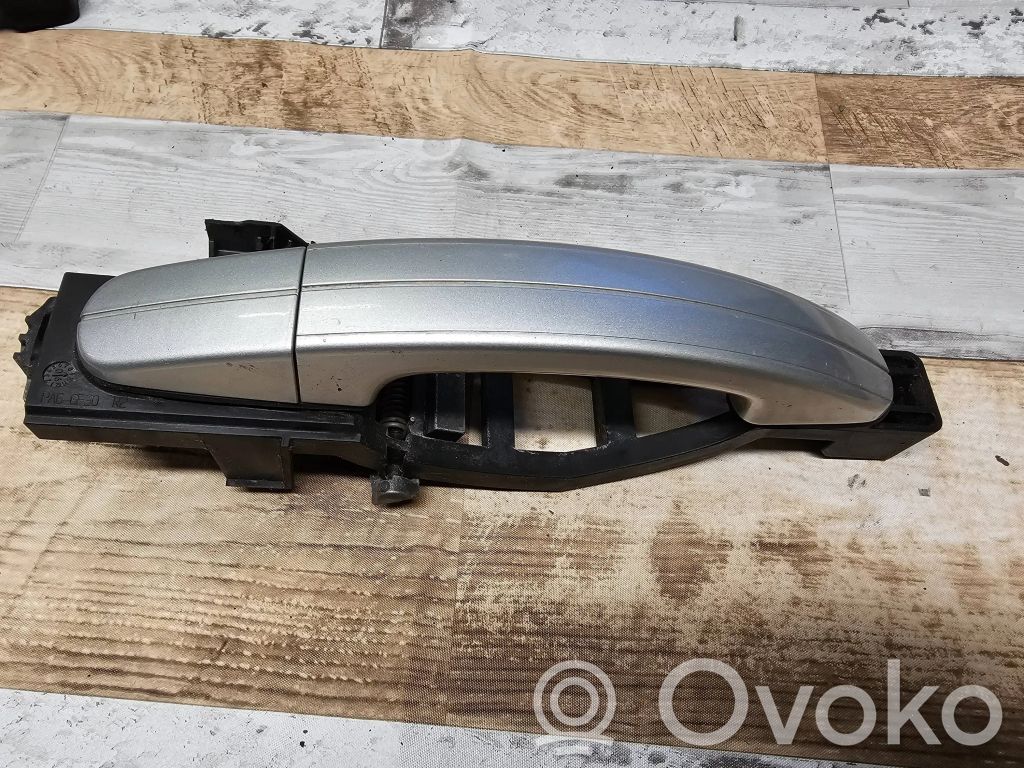 Ford C-MAX I Manecilla externa puerta delantera 