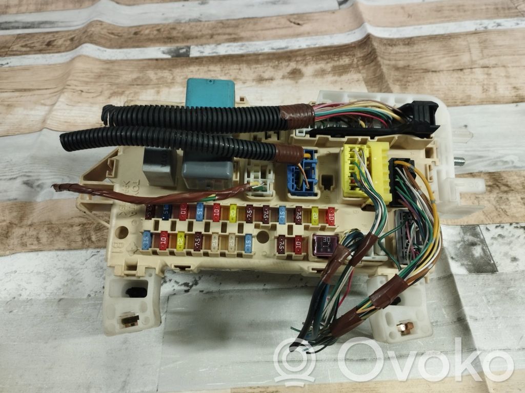 Toyota Corolla Verso AR10 Fuse box set 
