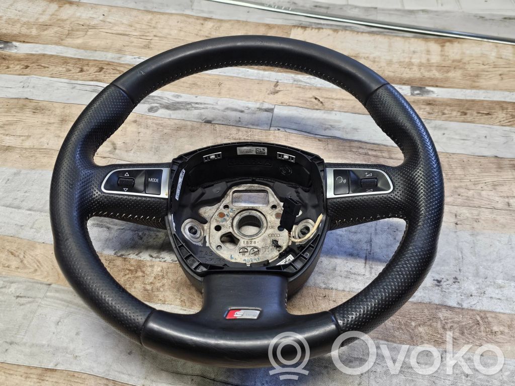 Audi A5 8T 8F Ohjauspyörä 
