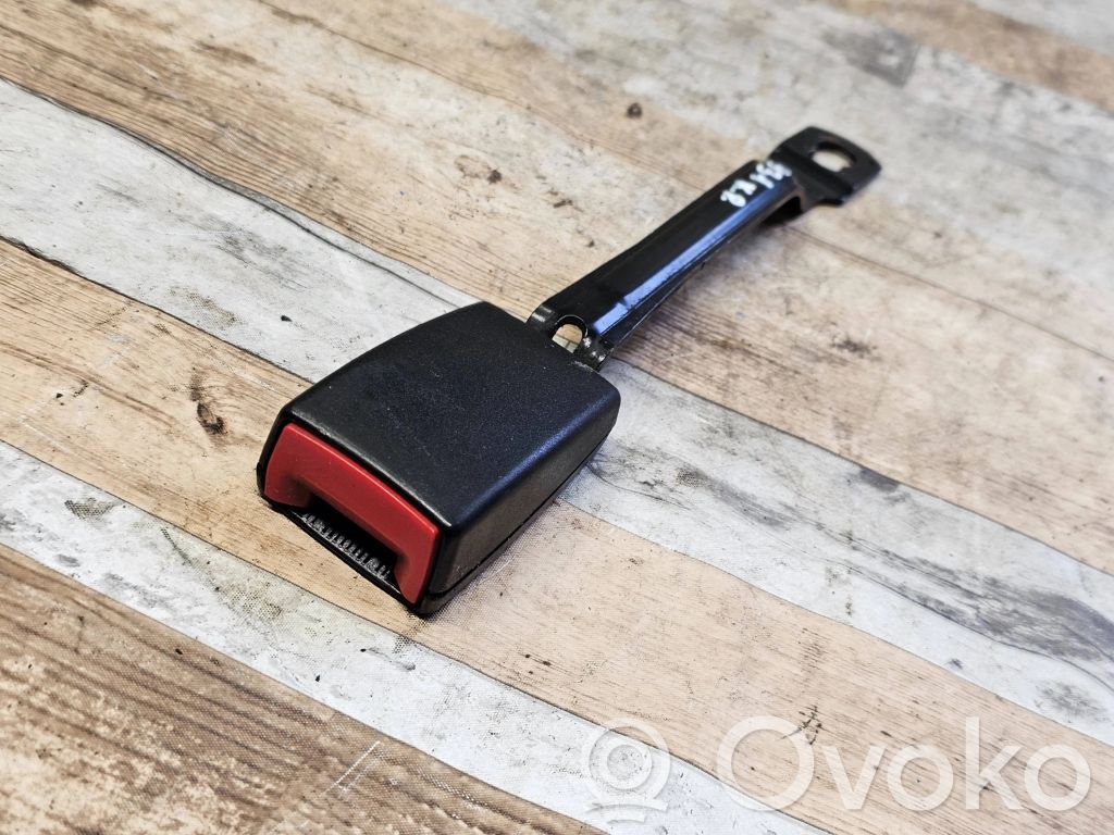 Audi A4 S4 B5 8D Klamra przedniego pasa bezpieczeństwa 