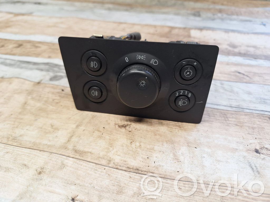 Opel Zafira B Interruptor de luz 