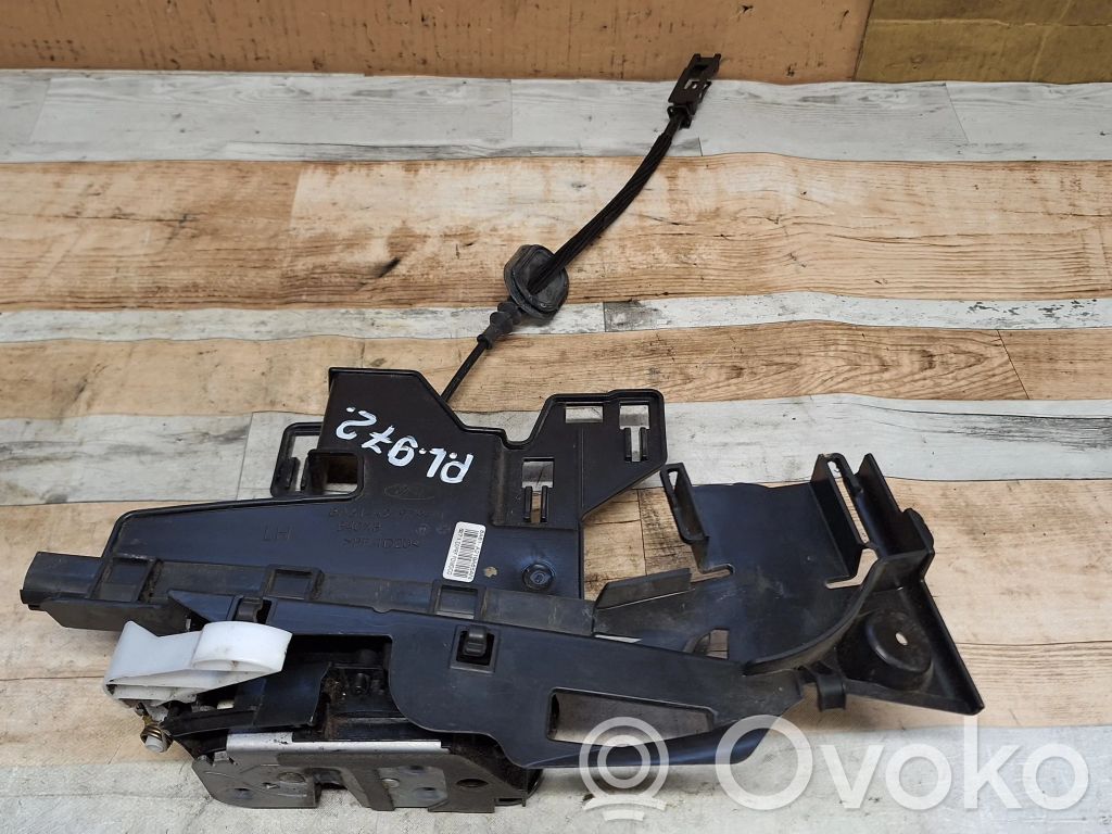 Ford Fiesta Priekšpusē slēdzene 