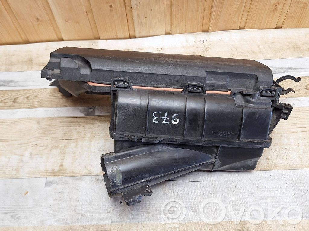 Mazda 2 Air filter box 