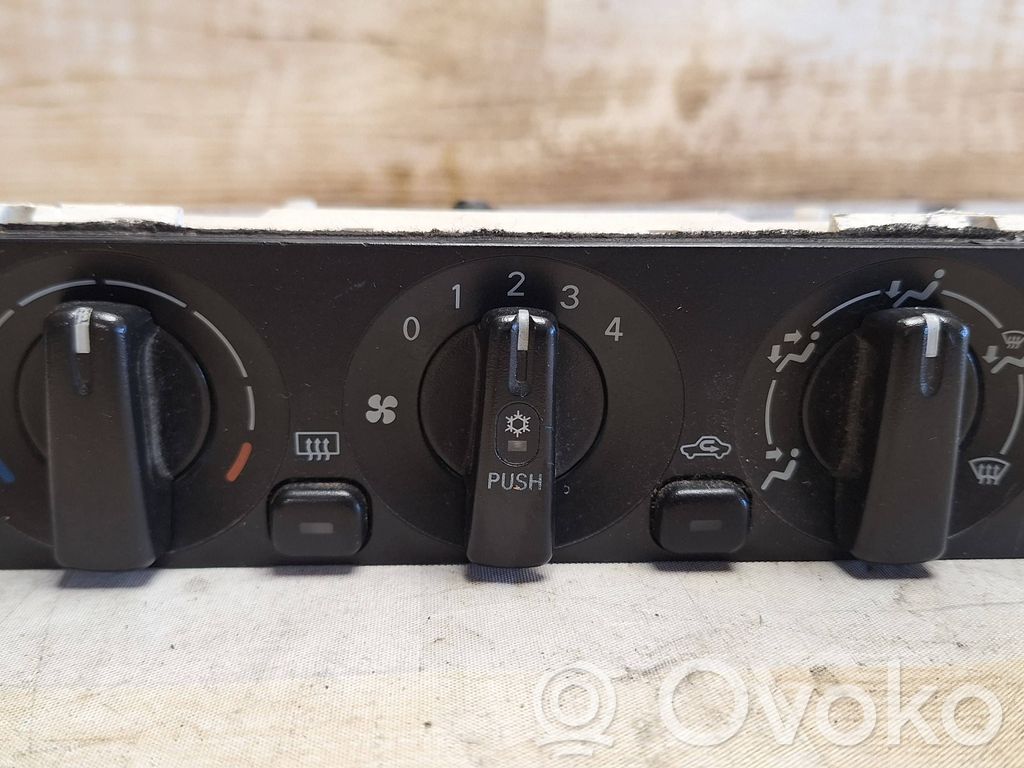 Mitsubishi Space Wagon Climate control unit 